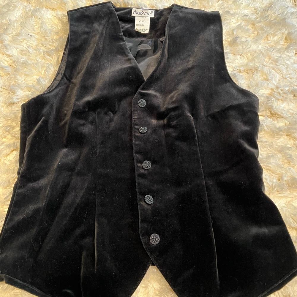 Velveteen Black, That’s Me, Vest in 9/10
